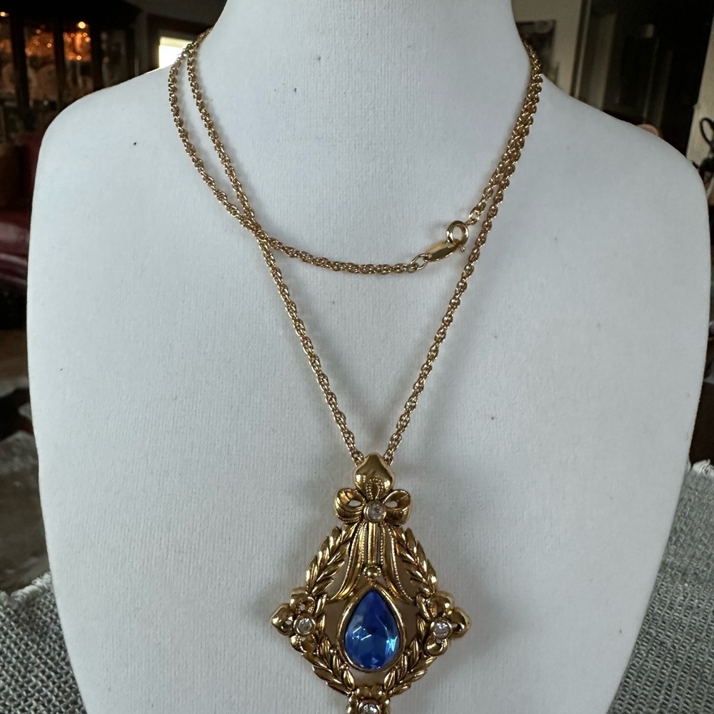 Avon Gold Tone Necklace with Blue Pendant and Faux Pearl - Picture 2 of 8